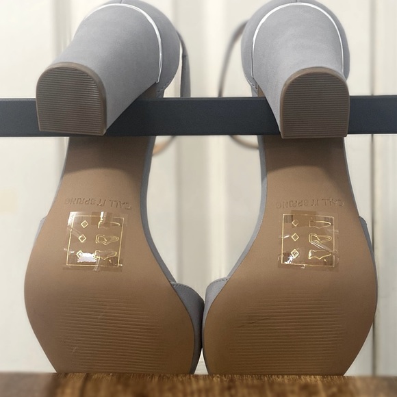 NWT - Call It Spring, Size 8.5 Suede Block Heel, Powder-Blue - Picture 6 of 8